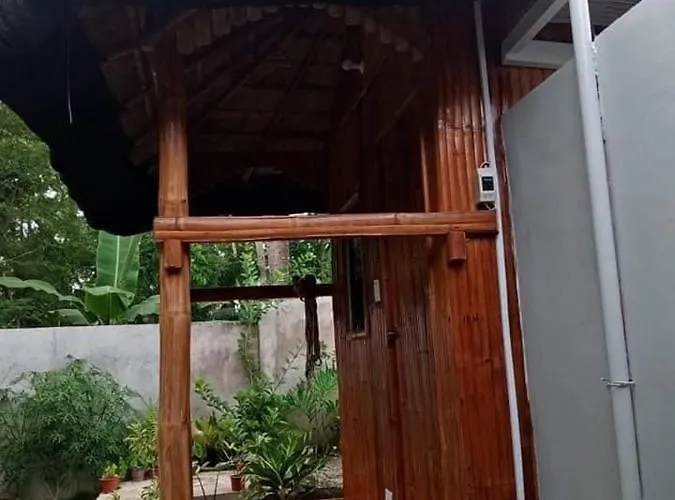 Petit Coin De Paradis Bed & Breakfast *